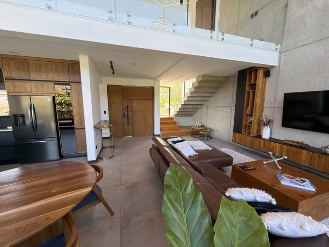 Venta y Alquiler en Ulloa, Heredia – Casa de lujo amueblada en condominio de alto nivel - Imagen 3