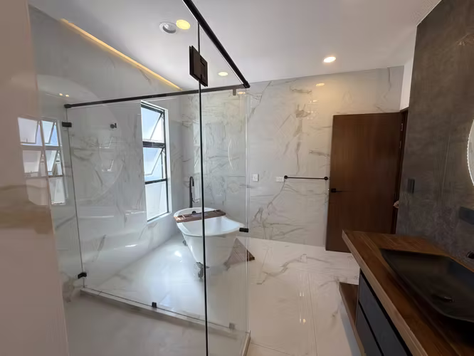 Venta y Alquiler en Ulloa, Heredia – Casa de lujo amueblada en condominio de alto nivel - Imagen 19