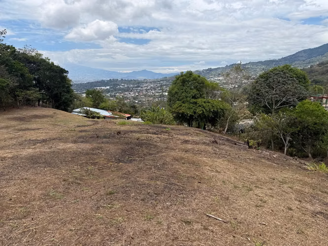 Venta de espectacular lote con vistas panorámicas en Alto Carrizal, Escazú