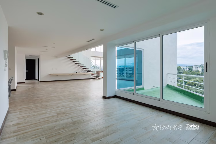 21351 - Amplio Penthouse con excelente ubicación y vista panorámica - Imagen 13