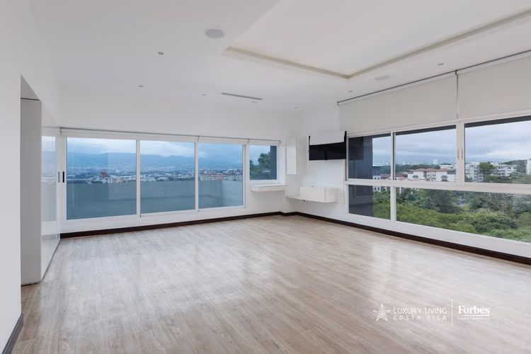 21351 - Amplio Penthouse con excelente ubicación y vista panorámica - Imagen 14