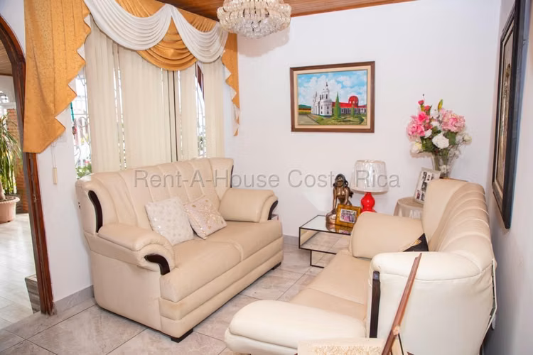 Venta de Casa Amplia en Invu Las Cañas Alajuela Cerca del Aeropuerto – Ideal para Familia o Negocio - Imagen 7