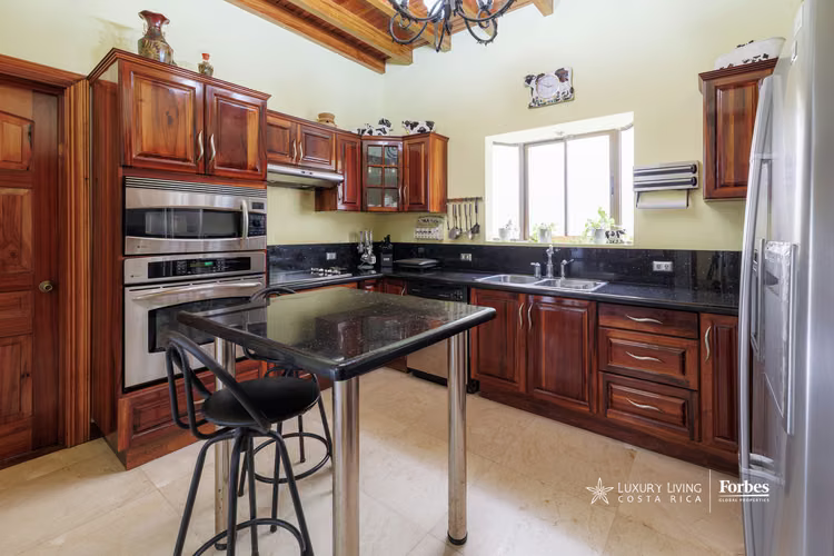 21352 - Residencia Familiar: Seguridad y Ubicación Estratégica, Altamonte