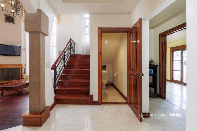 21352 - Residencia Familiar: Seguridad y Ubicación Estratégica, Altamonte