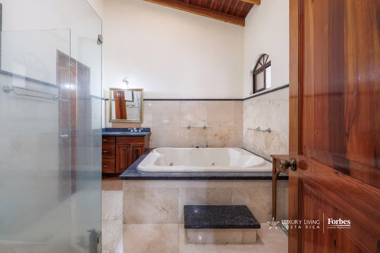21352 - Residencia Familiar: Seguridad y Ubicación Estratégica, Altamonte