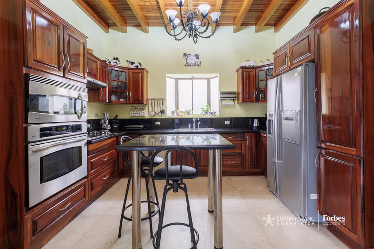 21352 - Residencia Familiar: Seguridad y Ubicación Estratégica, Altamonte
