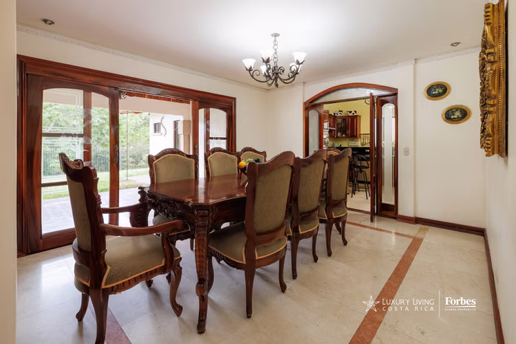 21352 - Residencia Familiar: Seguridad y Ubicación Estratégica, Altamonte