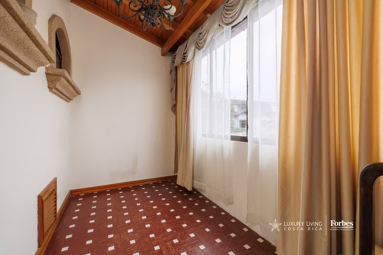 21352 - Residencia Familiar: Seguridad y Ubicación Estratégica, Altamonte