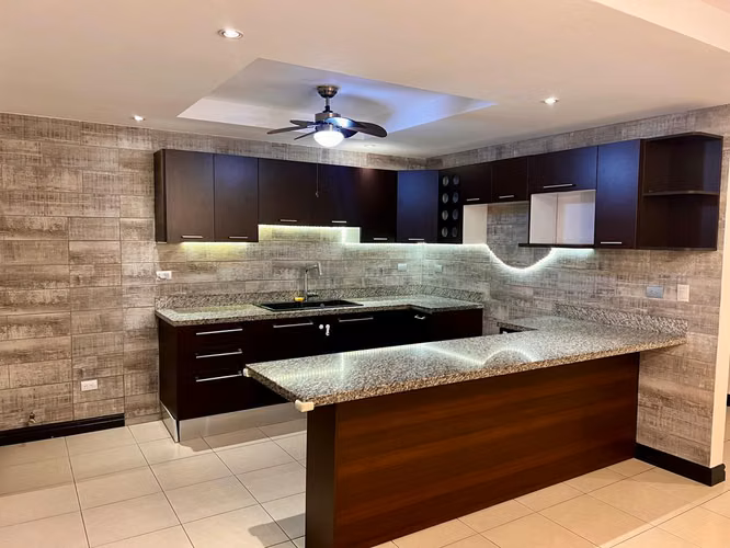 Alquiler de Casa en Condominio Santa Ana Hills - Imagen 12