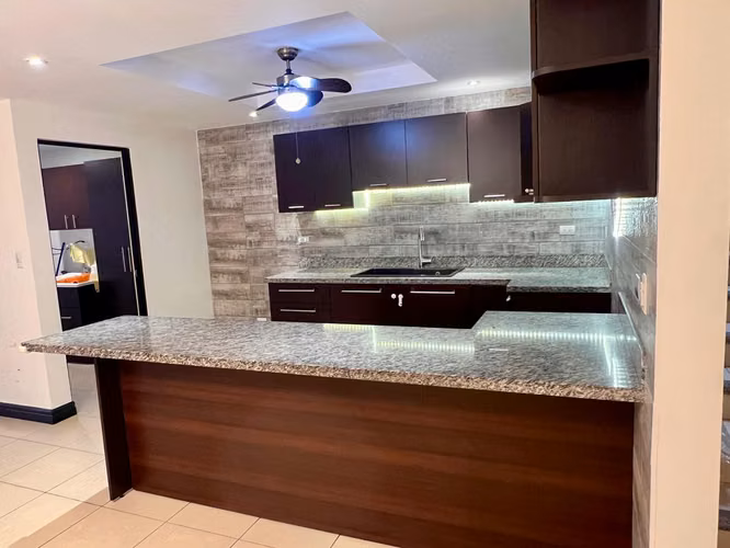 Alquiler de Casa en Condominio Santa Ana Hills - Imagen 8