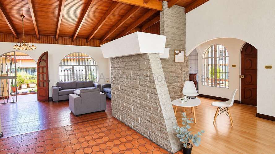 VENTA Casa de Uso Mixto en San Vicente de Moravia – Ideal para Oficinas, Consultorios o Negocio - Imagen 6