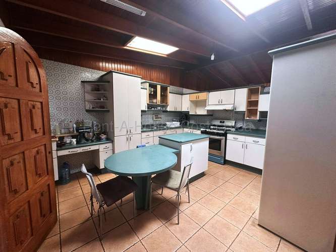 VENTA Casa de Uso Mixto en San Vicente de Moravia – Ideal para Oficinas, Consultorios o Negocio - Imagen 10