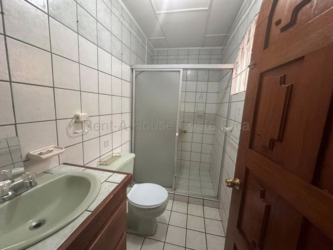 VENTA Casa de Uso Mixto en San Vicente de Moravia – Ideal para Oficinas, Consultorios o Negocio