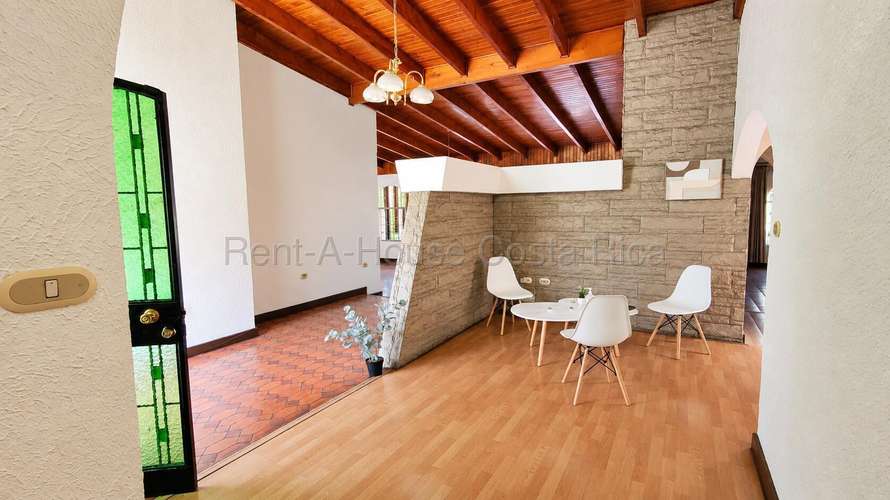 VENTA Casa de Uso Mixto en San Vicente de Moravia – Ideal para Oficinas, Consultorios o Negocio - Imagen 5