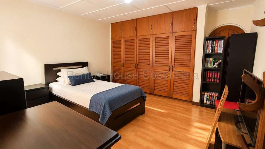 VENTA Casa de Uso Mixto en San Vicente de Moravia – Ideal para Oficinas, Consultorios o Negocio - Imagen 12