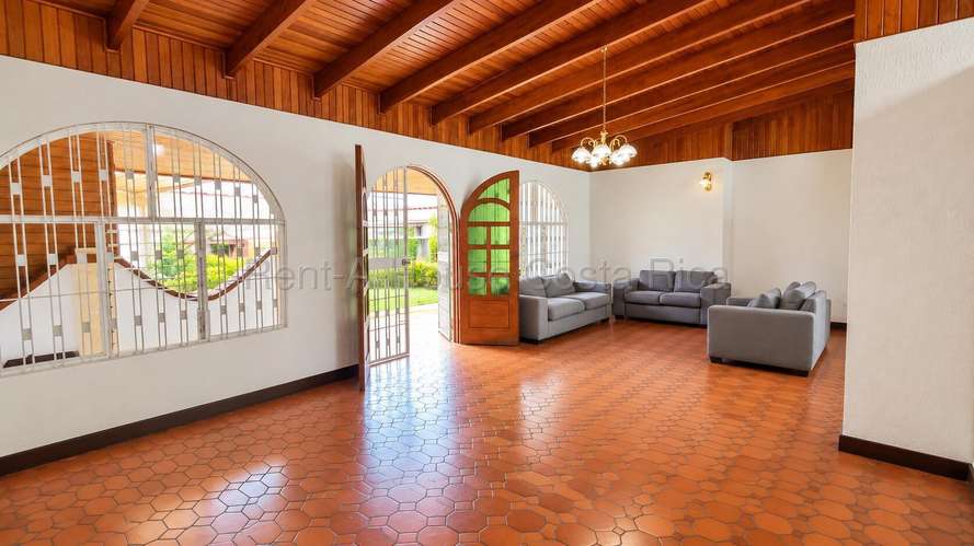 VENTA Casa de Uso Mixto en San Vicente de Moravia – Ideal para Oficinas, Consultorios o Negocio - Imagen 7