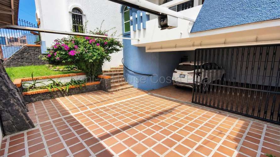 VENTA Casa de Uso Mixto en San Vicente de Moravia – Ideal para Oficinas, Consultorios o Negocio - Imagen 2