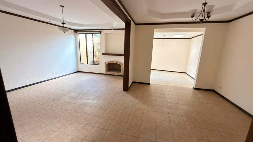 Casa  4 habitacionesen venta en Sabanilla- Condominio - 2 niveles
