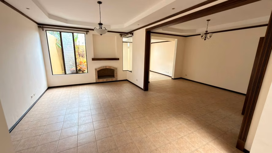 Casa  4 habitacionesen venta en Sabanilla- Condominio - 2 niveles