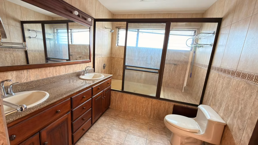 Casa  4 habitacionesen venta en Sabanilla- Condominio - 2 niveles