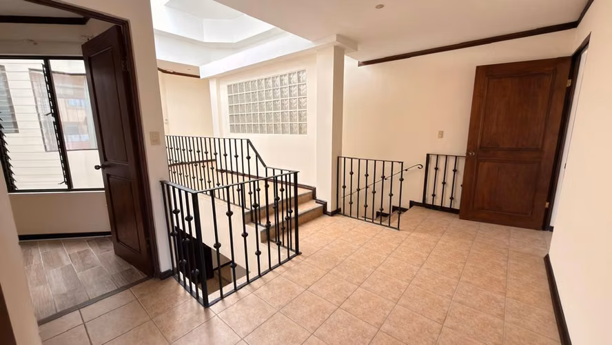 Casa  4 habitacionesen venta en Sabanilla- Condominio - 2 niveles