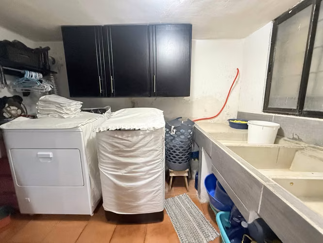 USO DE SUELO MIXTO!!! SE VENDE CASA CON APARTAMENTO en Barreal de Heredia - Imagen 9