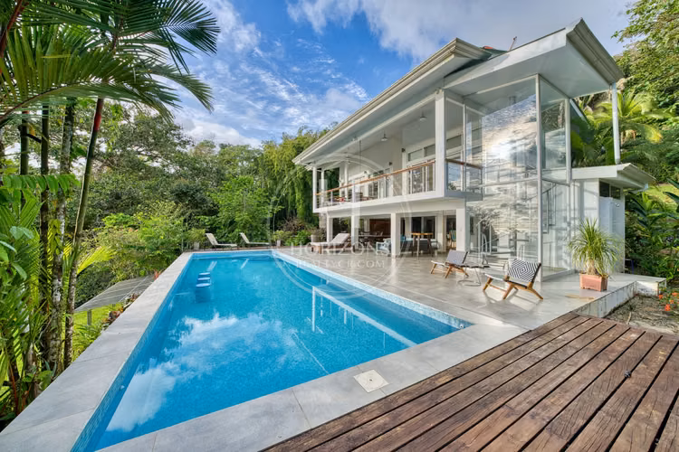 Casa en Escaleras Bahía Ballena Dominicalito Piscina Infinita y Vistas Panorámicas nja1376jb