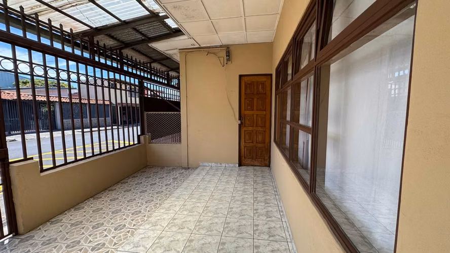Venta de terreno con casa en el centro de Heredia - Imagen 6