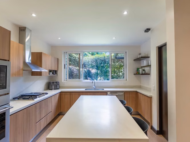 VENTA DE CASA EN CONDOMINIO DE LUJO EN ESCAZÚ - Imagen 7