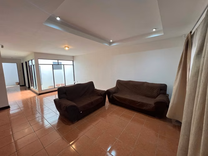SE VENDE HERMOSA CASA en Paraíso de Cartago