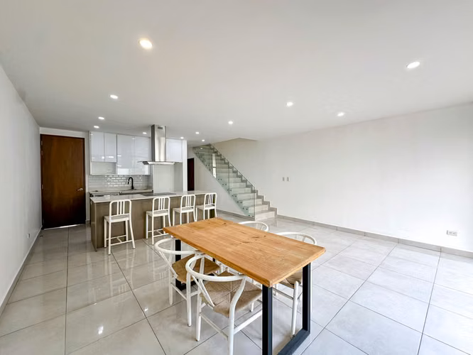 VENTA DE CASA PARA INVERSION EN LINDORA 43