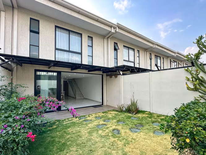 VENTA DE CASA PARA INVERSION EN LINDORA 43