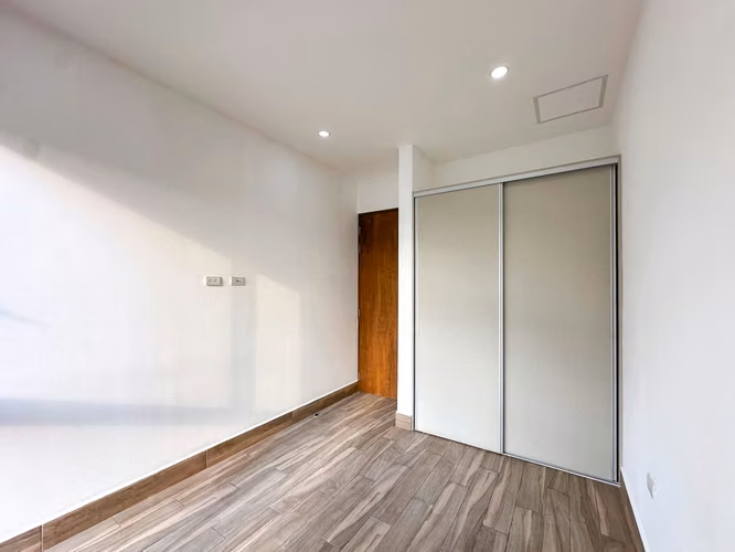 VENTA DE CASA PARA INVERSION EN LINDORA 43