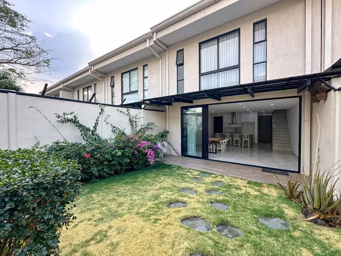 VENTA DE CASA PARA INVERSION EN LINDORA 43