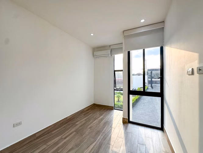 VENTA DE CASA PARA INVERSION EN LINDORA 43
