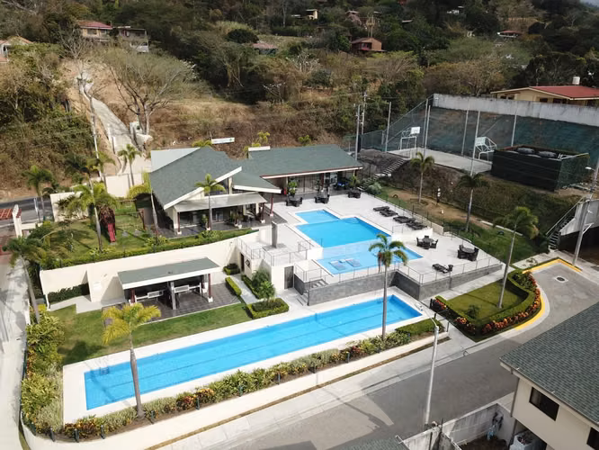 VENTA Casa Condo Alta Vista - Ciudad Colón
