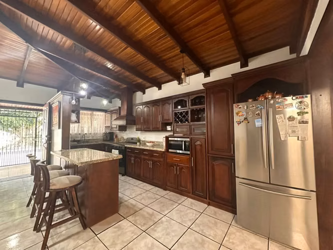 Hermosa casa en venta frente al Parque Ecológico – Barva Centro - Imagen 2