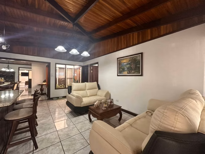 Hermosa casa en venta frente al Parque Ecológico – Barva Centro - Imagen 3