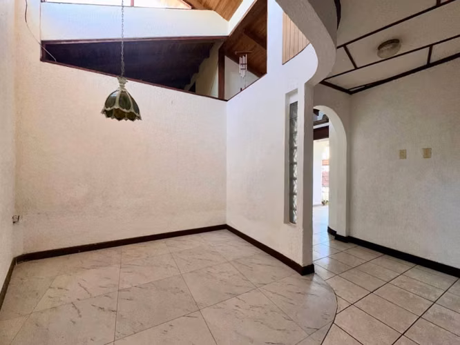 Venta de hermosa casa esquinera en Mercedes Norte de Heredia - Imagen 16