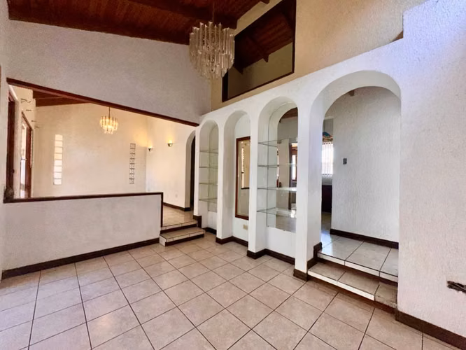 Venta de hermosa casa esquinera en Mercedes Norte de Heredia - Imagen 10