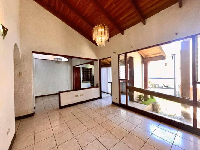 Venta de hermosa casa esquinera en Mercedes Norte de Heredia - Imagen 8