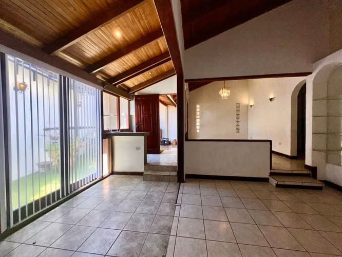 Venta de hermosa casa esquinera en Mercedes Norte de Heredia - Imagen 11