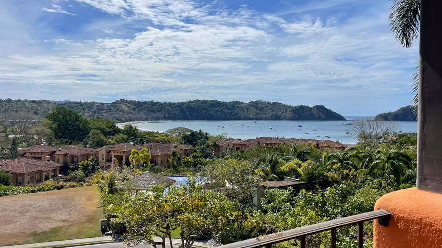 Casa Montebello: Lujo Elevado en el Corazón de Los Sueños
