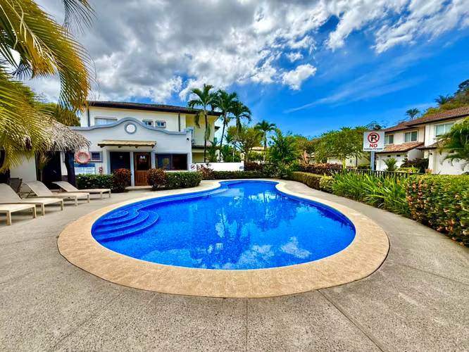Casa en Venta: Condominio Las Nubes