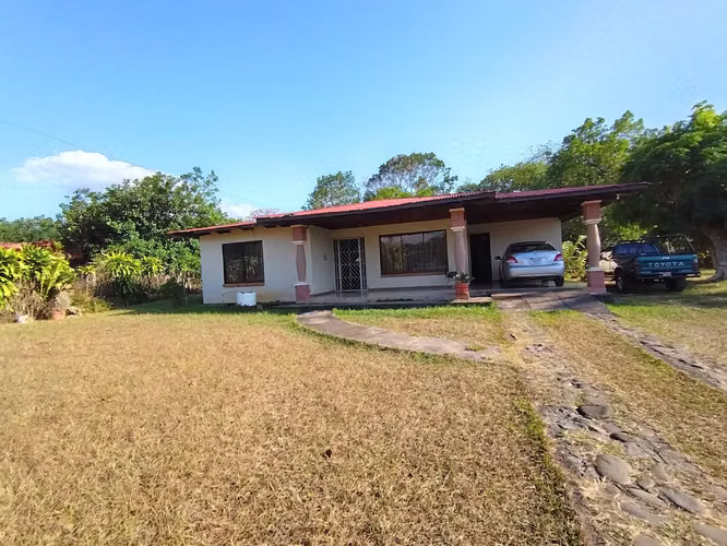 CASA CON GRAN ZONA VERDE EN VENTA, ESPARZA, PUNTARENAS - Imagen 4