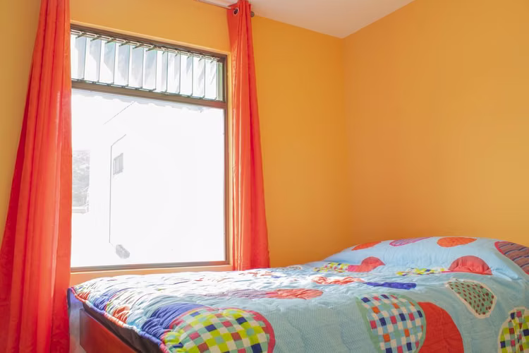Edificio de 3 Apartamentos, Potencial para Airbnb, Ciudad Colon