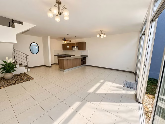 CASA EN VENTA CONDOMINIO HACIENDA LINCOLN