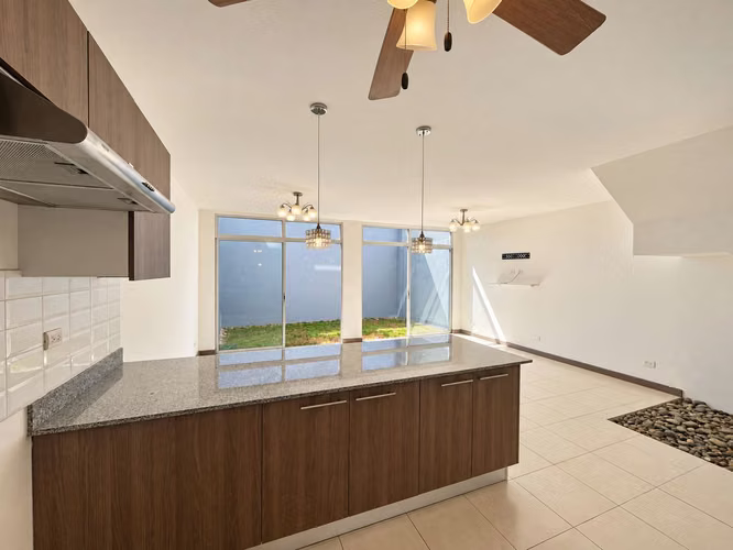 CASA EN VENTA CONDOMINIO HACIENDA LINCOLN