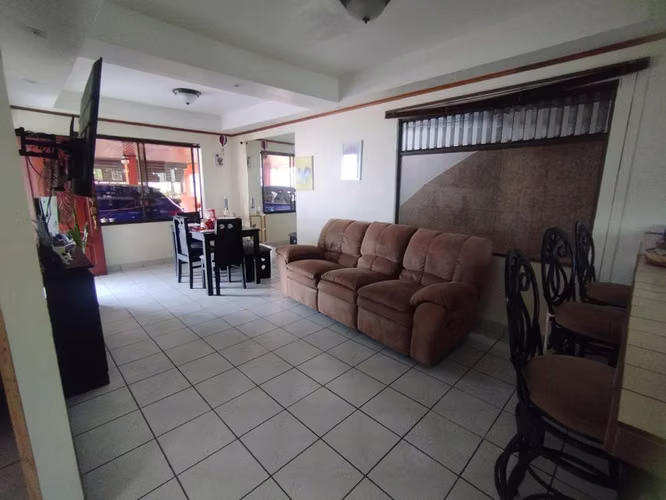 Venta Casa + Apartamento + Gran Patio en zona de alta demanda – San Pablo, Heredia - Imagen 6