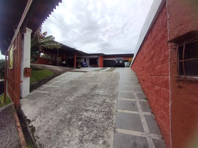 Venta Casa + Apartamento + Gran Patio en zona de alta demanda – San Pablo, Heredia - Imagen 5